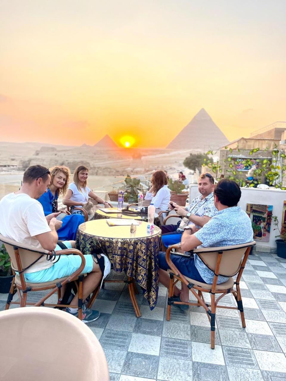 Hotel Queen Cleopatra Pyramids View Kafret el-Gabal Esterno foto