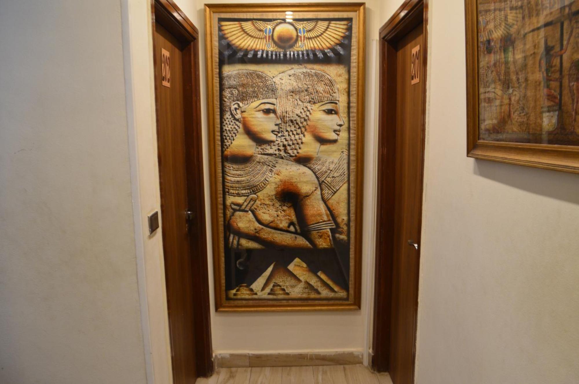 Hotel Queen Cleopatra Pyramids View Kafret el-Gabal Esterno foto